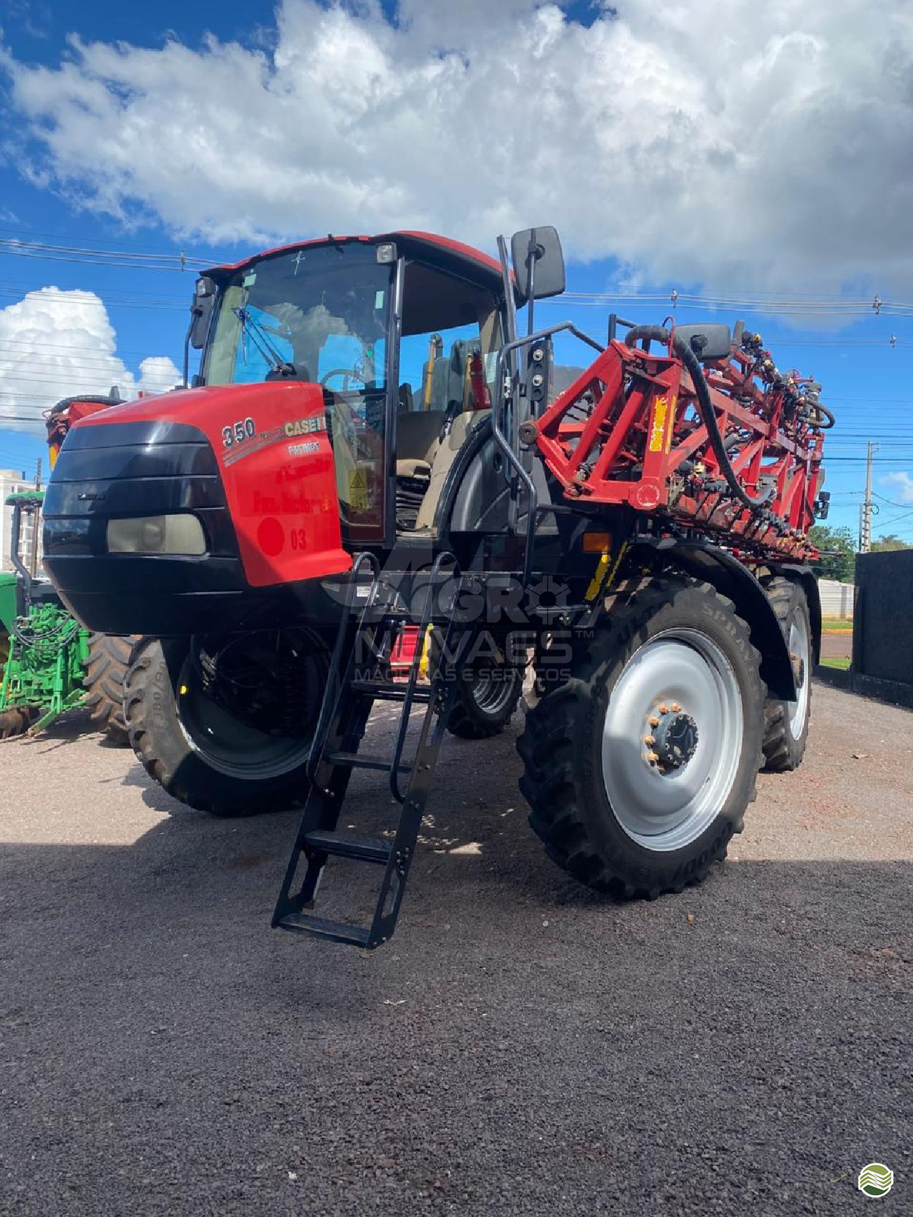 PULVERIZADOR CASE PATRIOT 350 Tração 4x4 Agro Novaes Máquinas Agrícolas FERNANDOPOLIS SÃO PAULO SP